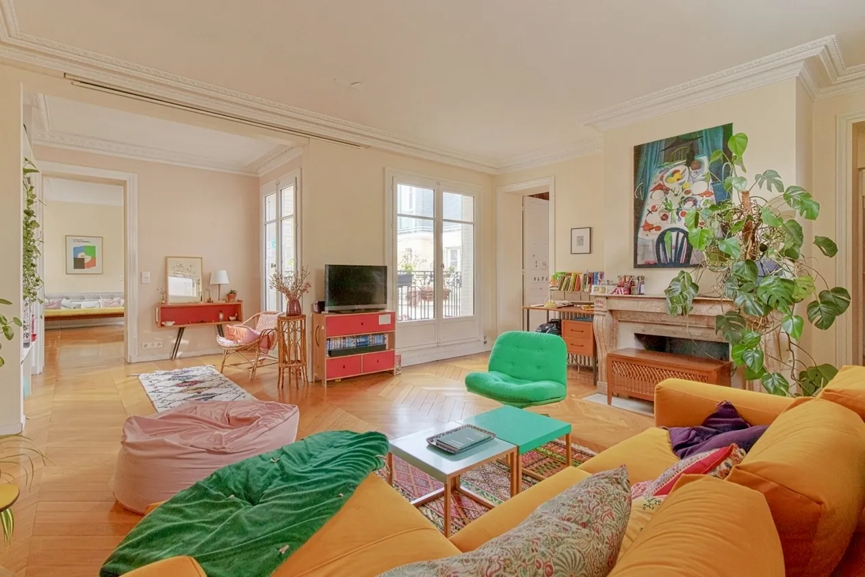 Agence Beaulieu, rive droite — Le Marais, Paris